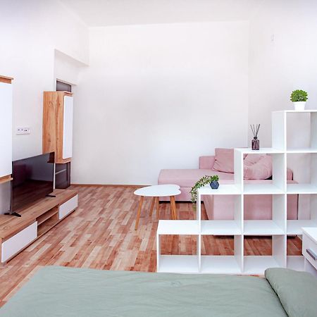 Elegance Apartments プラハ エクステリア 写真